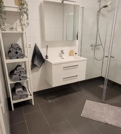 Lekker Leilighet Midt I Sentrum I Stille Bakgard Апартаменты *